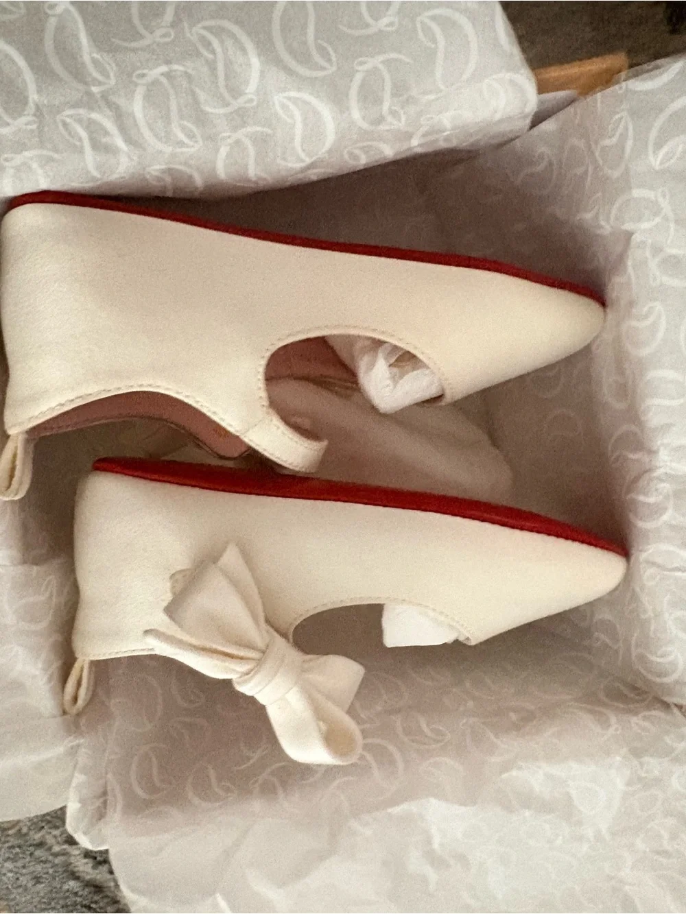 Christian Louboutin Kids Cream Bow Mary Jane Flats with Pink Lining